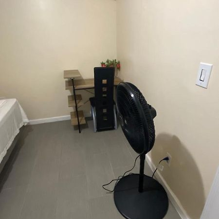 A Delightful Room In Queens New York Extérieur photo